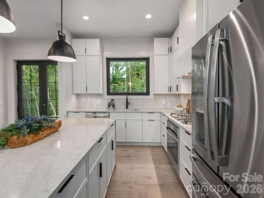 148 Reserve Way, Hendersonville, NC 28739.  MLS# CAR4384004, YatesRealty ID 25855. 
