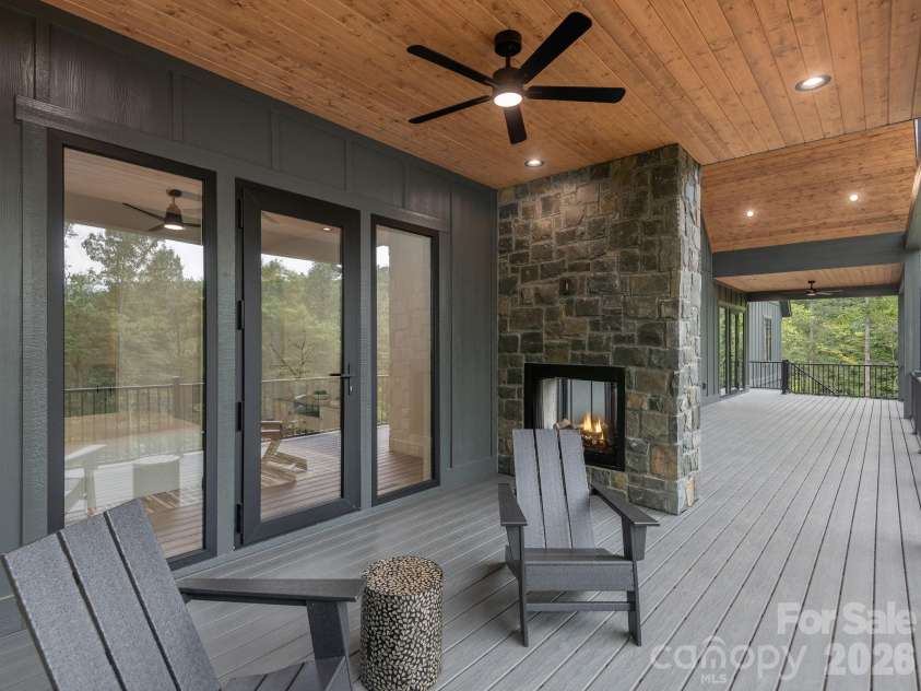 148 Reserve Way, Hendersonville, NC 28739.  MLS# CAR4384004, YatesRealty ID 25855. 