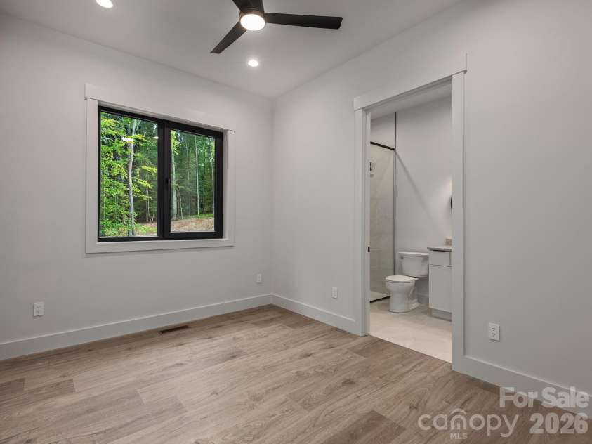 148 Reserve Way, Hendersonville, NC 28739.  MLS# CAR4384004, YatesRealty ID 25855. 