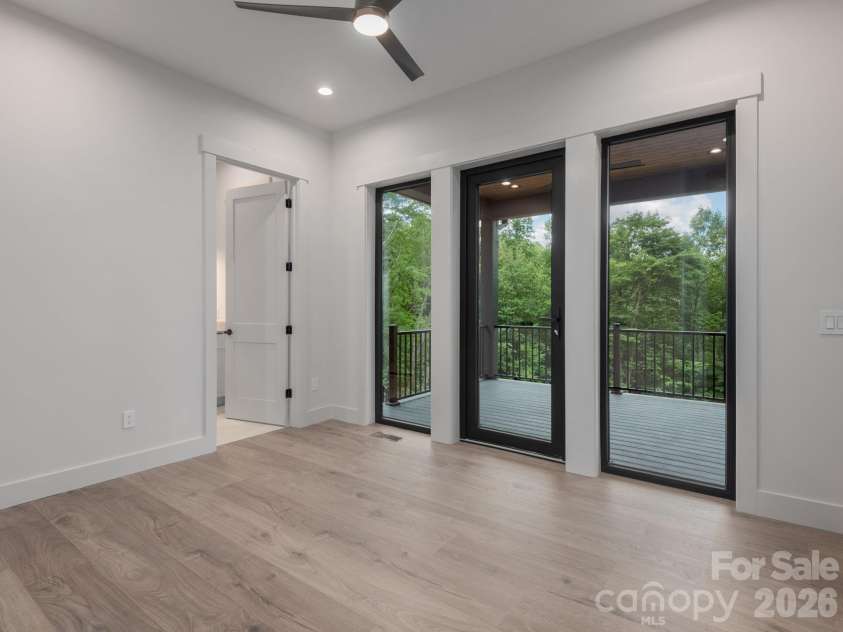 148 Reserve Way, Hendersonville, NC 28739.  MLS# CAR4384004, YatesRealty ID 25855. 