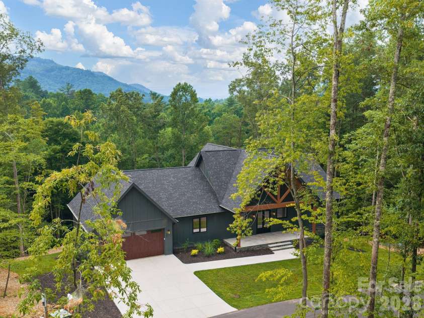148 Reserve Way, Hendersonville, NC 28739.  MLS# CAR4384004, YatesRealty ID 25855. 