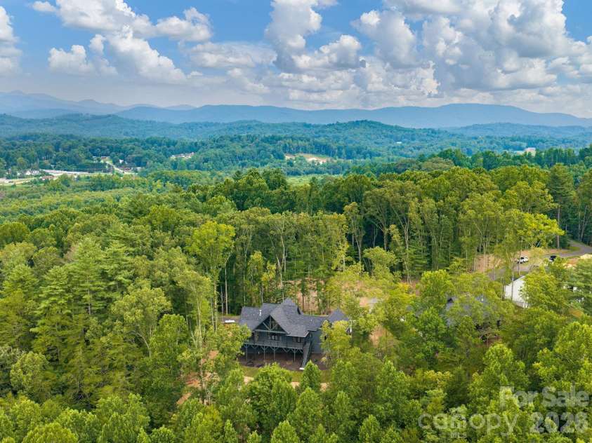 148 Reserve Way, Hendersonville, NC 28739.  MLS# CAR4384004, YatesRealty ID 25855. 