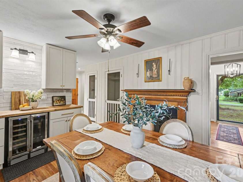 261 Sherwood Circle, Rock Hill, SC 29730.  MLS# CAR4385668, YatesRealty ID 25856. 