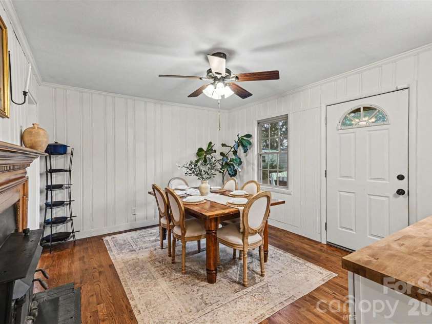 261 Sherwood Circle, Rock Hill, SC 29730.  MLS# CAR4385668, YatesRealty ID 25856. 