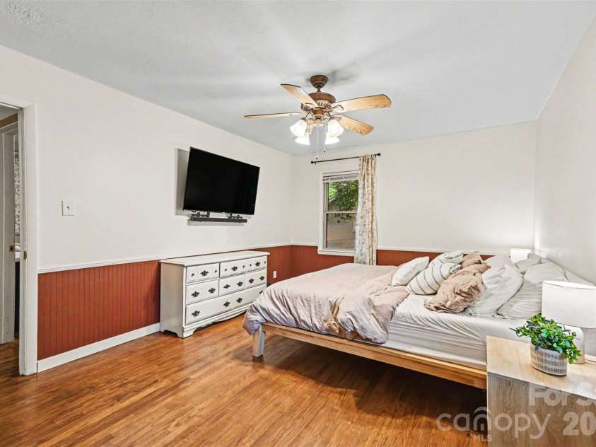 261 Sherwood Circle, Rock Hill, SC 29730.  MLS# CAR4385668, YatesRealty ID 25856. 