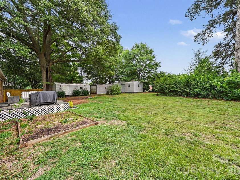 261 Sherwood Circle, Rock Hill, SC 29730.  MLS# CAR4385668, YatesRealty ID 25856. 