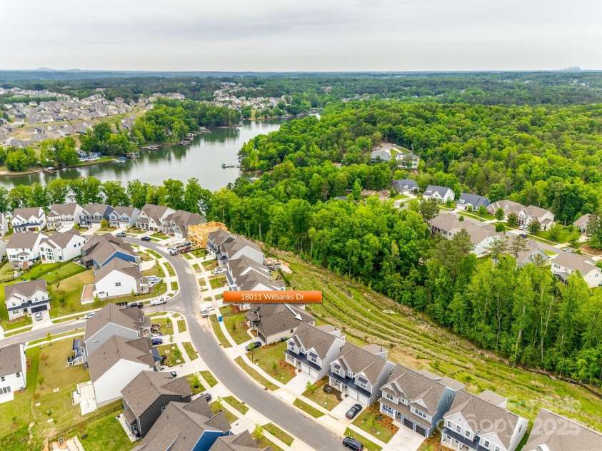 18011 Wilbanks Drive, Charlotte, NC 28278.  MLS# CAR4256574, YatesRealty ID 25857. Lake living meets neighborhood charm—just minutes from the water!
