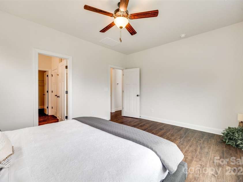 18011 Wilbanks Drive, Charlotte, NC 28278.  MLS# CAR4256574, YatesRealty ID 25857. Spacious open-concept living, dining, and kitchen for effortless entertaining.