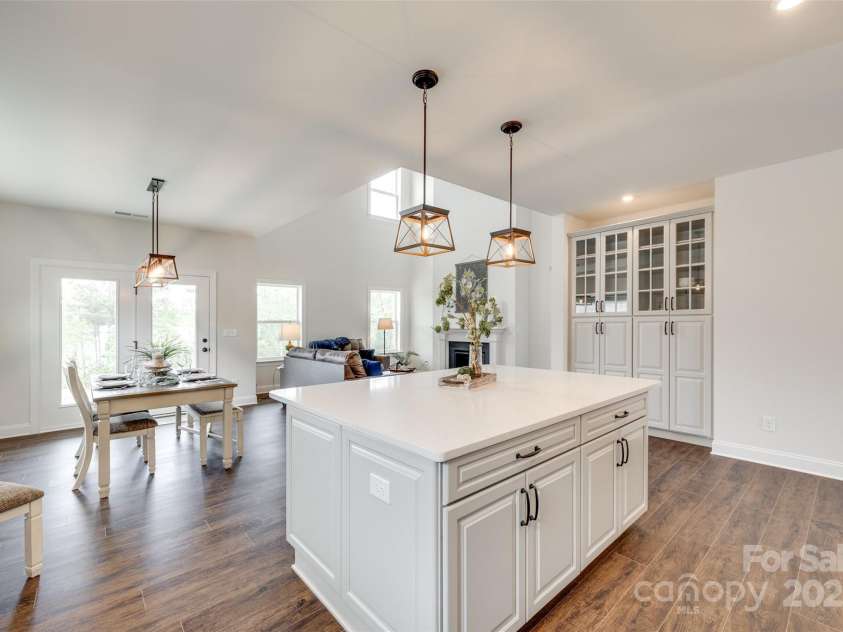 18011 Wilbanks Drive, Charlotte, NC 28278.  MLS# CAR4256574, YatesRealty ID 25857. This open-concept kitchen brings it all together—ample counter space, upgraded finishes, and natural light for days.