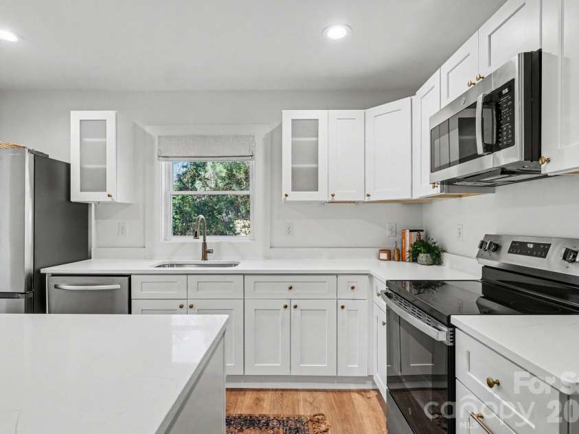 353 Kelly Street, Statesville, NC 28677.  MLS# CAR4364744, YatesRealty ID 25857. 