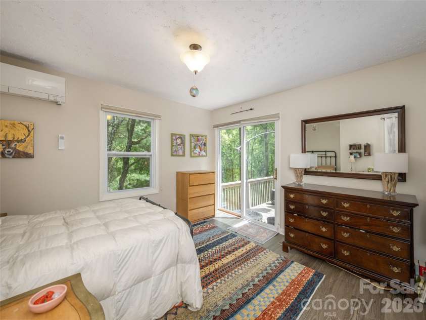 411 Patton Mountain Road, Asheville, NC 28804.  MLS# CAR4378468, YatesRealty ID 25858. 