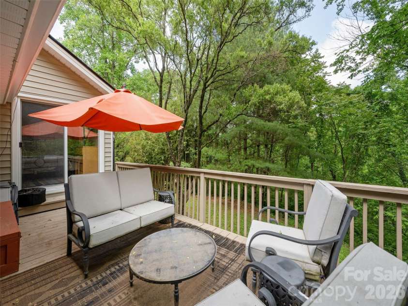 411 Patton Mountain Road, Asheville, NC 28804.  MLS# CAR4378468, YatesRealty ID 25858. 