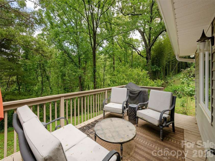411 Patton Mountain Road, Asheville, NC 28804.  MLS# CAR4378468, YatesRealty ID 25858. 