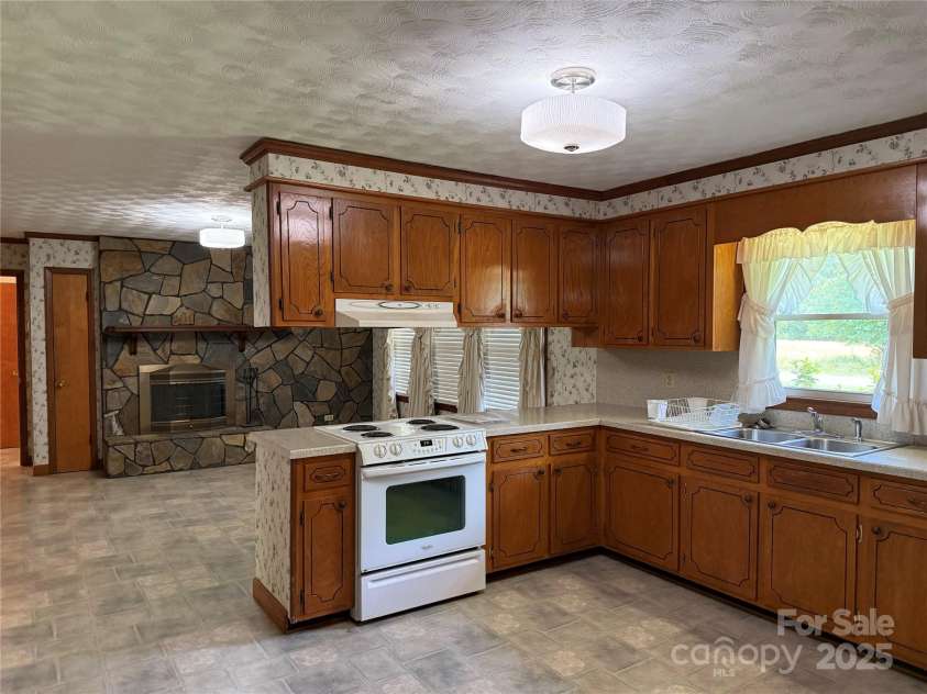 6018 Unionville Road, Unionville, NC 28110.  MLS# CAR4264642, YatesRealty ID 25858. 