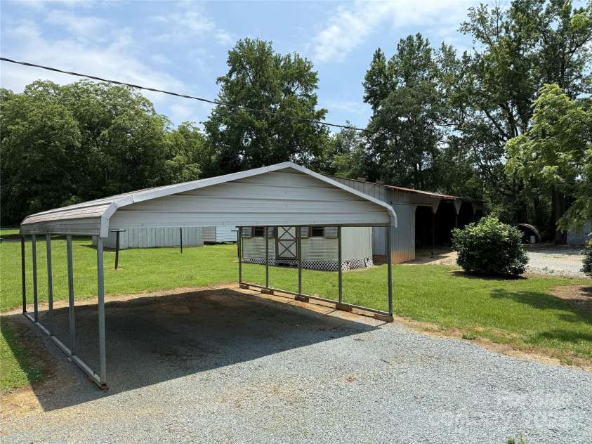 6018 Unionville Road, Unionville, NC 28110.  MLS# CAR4264642, YatesRealty ID 25858. 