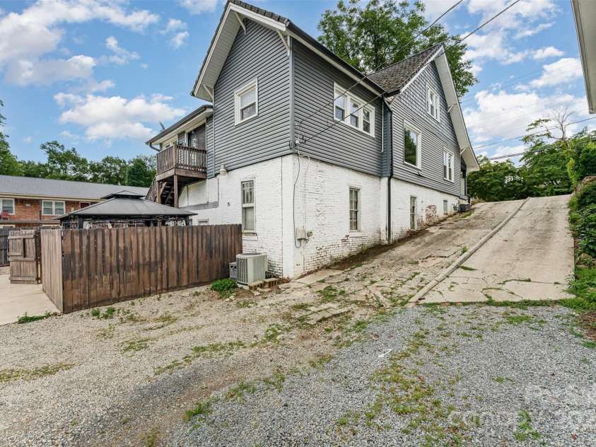 135 Corban Avenue, Concord, NC 28025.  MLS# CAR4277765, YatesRealty ID 25859. 