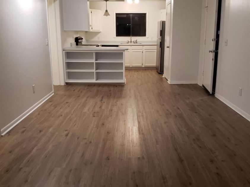 33 Lake Drive, Hendersonville, NC 28739.  MLS# CAR4327825, YatesRealty ID 2586. 