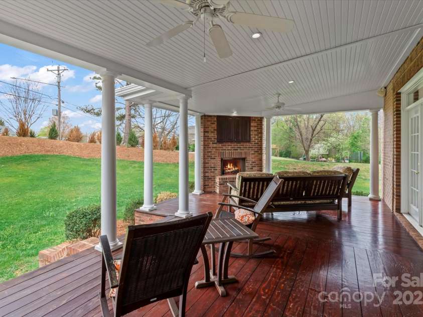 21721 Shoveller Court, Cornelius, NC 28031.  MLS# CAR4240801, YatesRealty ID 25861. 