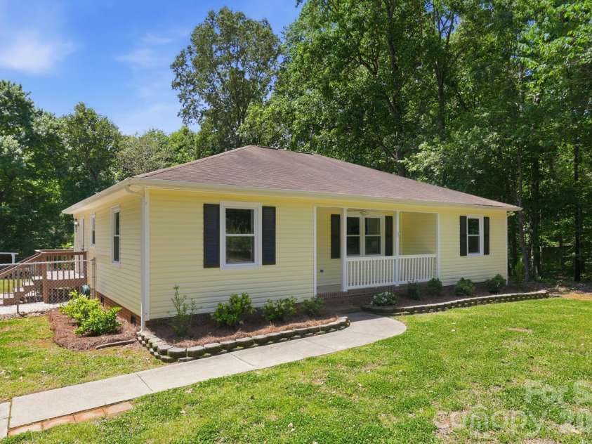 2313 Raccoon Run, Monroe, NC 28110.  MLS# CAR4376893, YatesRealty ID 25861. 