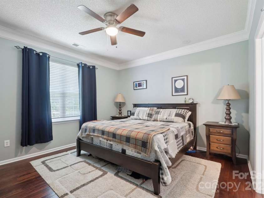 16337 Greybriar Forest Lane, Charlotte, NC 28278.  MLS# CAR4321369, YatesRealty ID 25862. Primary bedroom