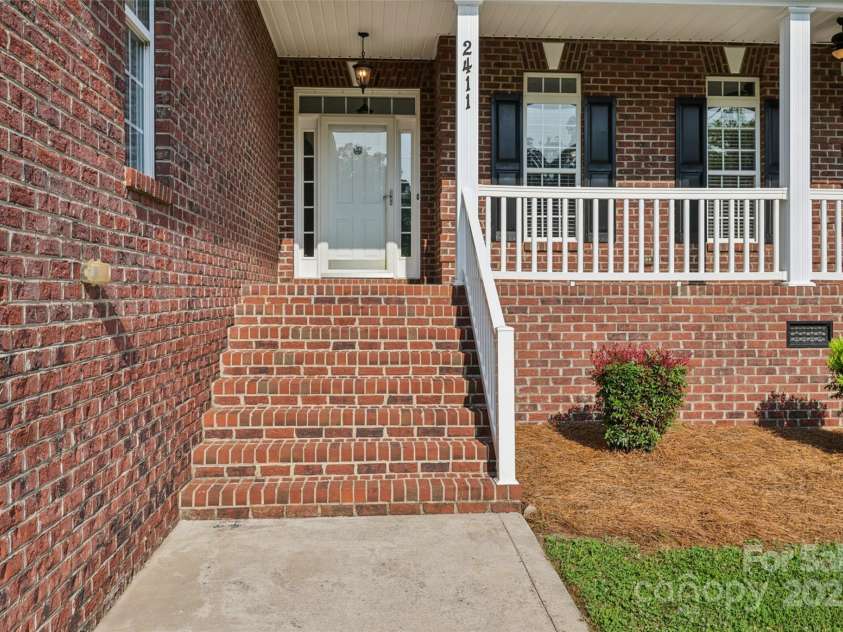 2411 Stoney Run Drive, Oakboro, NC 28129.  MLS# CAR4275000, YatesRealty ID 25863. 