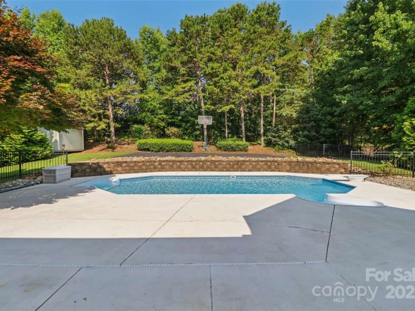 2411 Stoney Run Drive, Oakboro, NC 28129.  MLS# CAR4275000, YatesRealty ID 25863. 