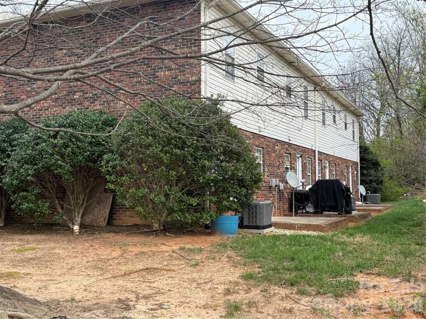 1310 and 1323 14th Street Drive, Hickory, NC 28601.  MLS# CAR4386350, YatesRealty ID 25864. 
