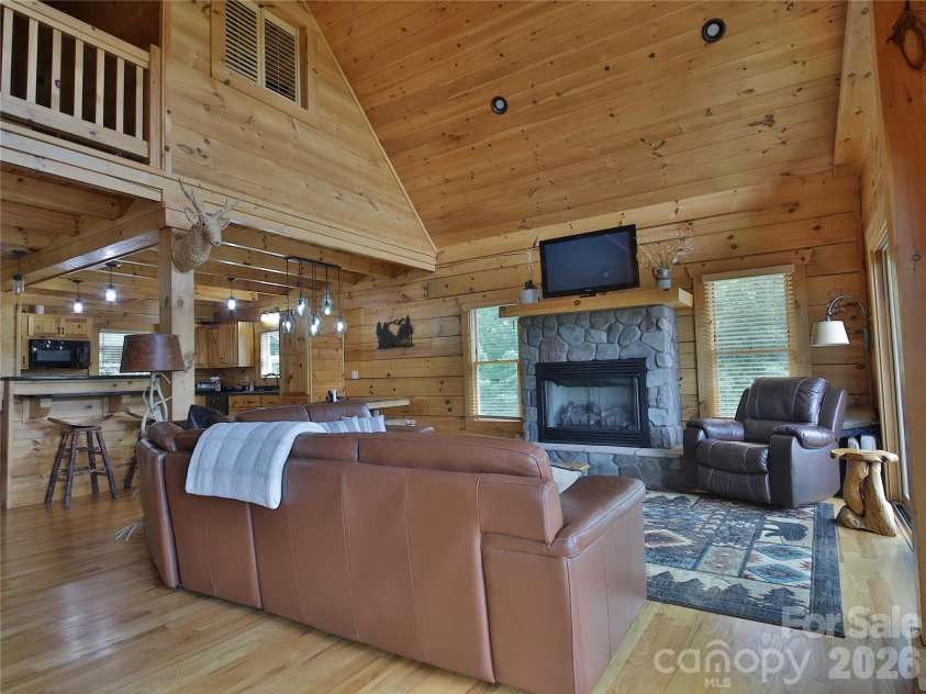 53 Osprey Lane, Nebo, NC 28761.  MLS# CAR4377357, YatesRealty ID 25865. 