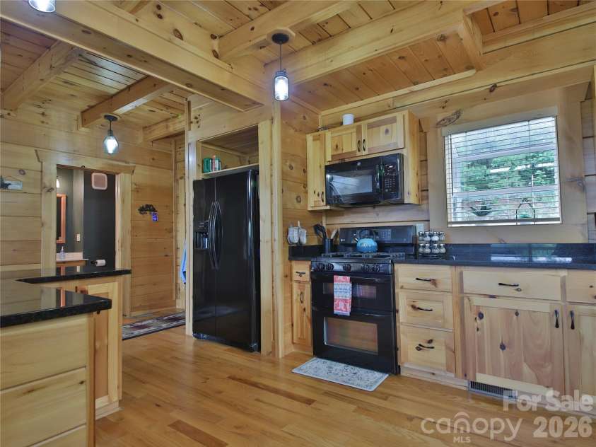 53 Osprey Lane, Nebo, NC 28761.  MLS# CAR4377357, YatesRealty ID 25865. 