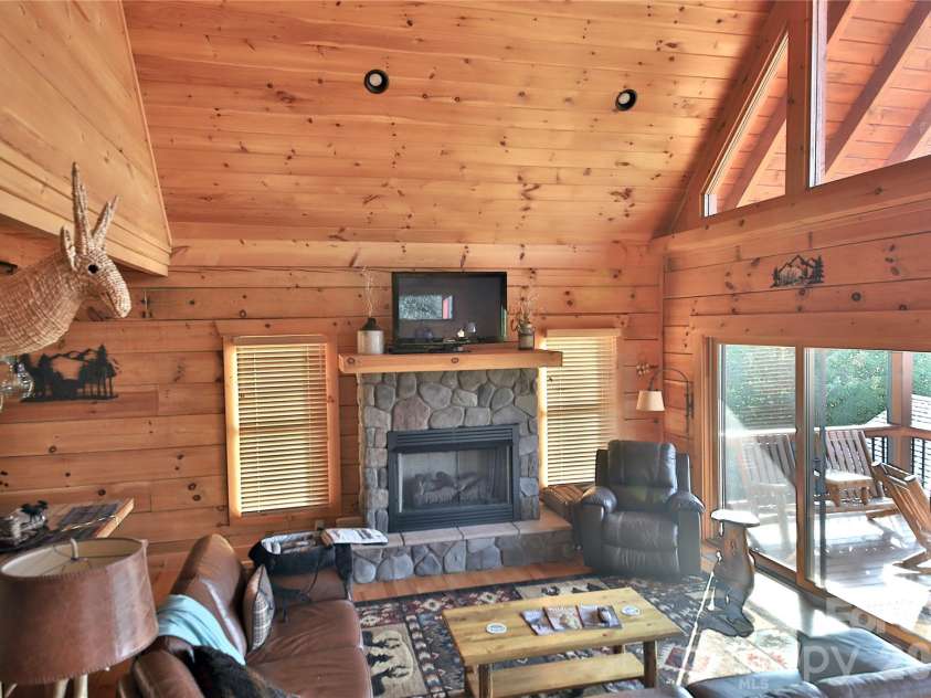 53 Osprey Lane, Nebo, NC 28761.  MLS# CAR4377357, YatesRealty ID 25865. Family room