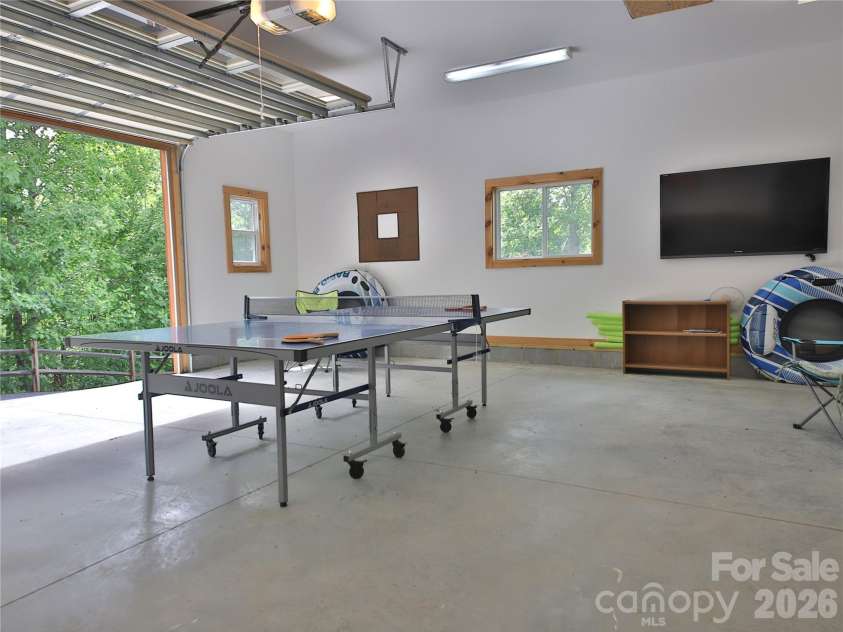 53 Osprey Lane, Nebo, NC 28761.  MLS# CAR4377357, YatesRealty ID 25865. Garage