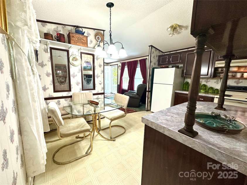 572 Blue Ridge Gem Stone Road, Spruce Pine, NC 28777.  MLS# CAR4279769, YatesRealty ID 25866. 