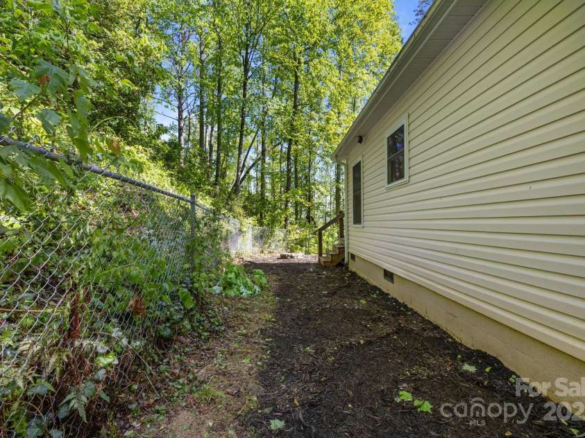 215 Calm Creek Road, Fletcher, NC 28732.  MLS# CAR4252789, YatesRealty ID 25867. 