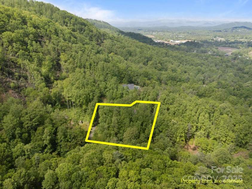 215 Calm Creek Road, Fletcher, NC 28732.  MLS# CAR4252789, YatesRealty ID 25867. 