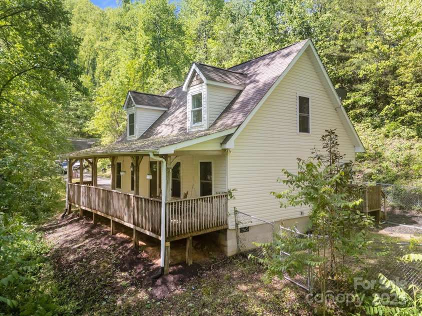 215 Calm Creek Road, Fletcher, NC 28732.  MLS# CAR4252789, YatesRealty ID 25867. 