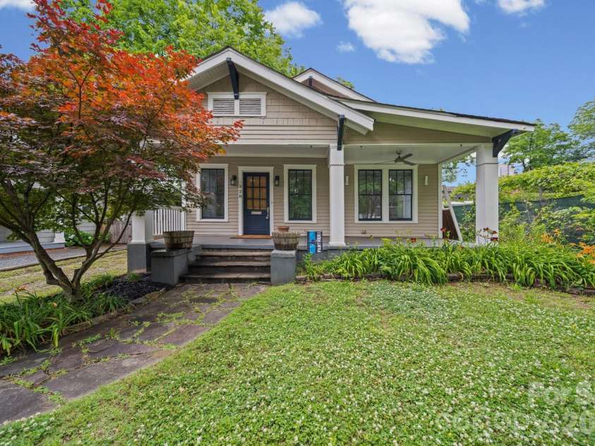 320 Westwood Avenue, Charlotte, NC 28203.  MLS# CAR4385713, YatesRealty ID 25867. 