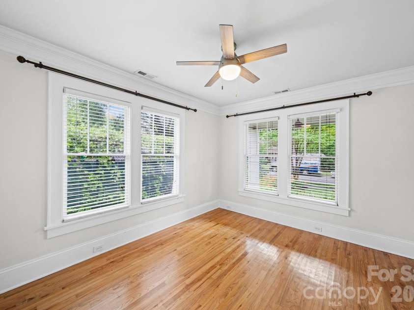 320 Westwood Avenue, Charlotte, NC 28203.  MLS# CAR4385713, YatesRealty ID 25867. 