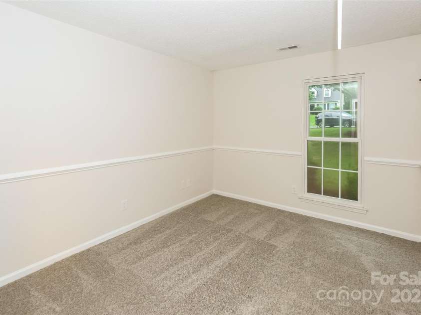 9409 Vera Jones Lane, Charlotte, NC 28213.  MLS# CAR4276915, YatesRealty ID 25868. 