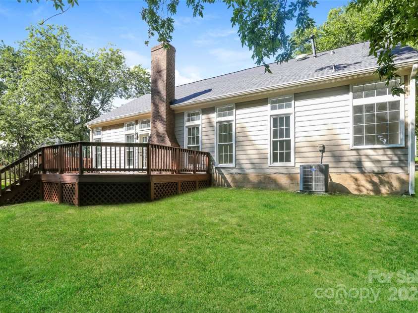 9409 Vera Jones Lane, Charlotte, NC 28213.  MLS# CAR4276915, YatesRealty ID 25868. 
