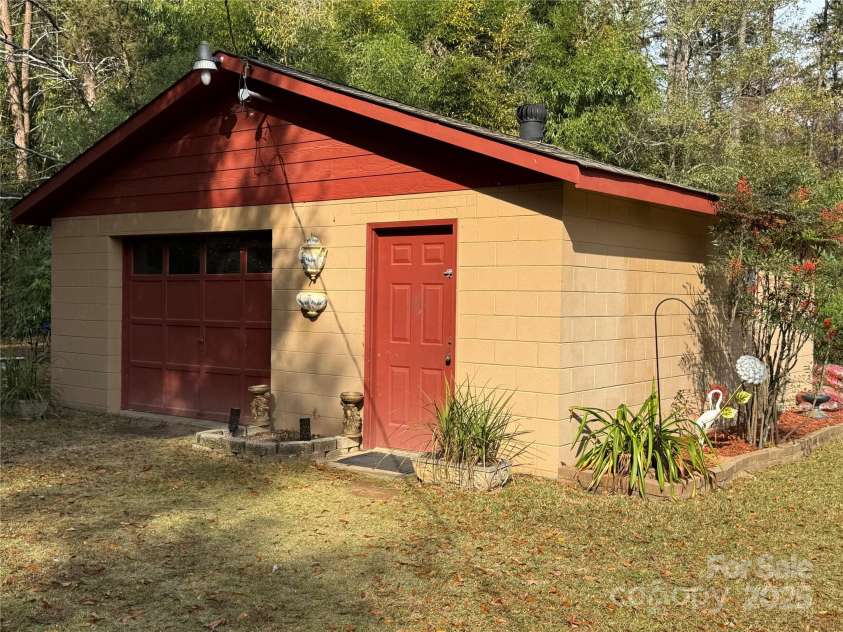 5329 Highway 27 Highway, Iron Station, NC 28080.  MLS# CAR4320382, YatesRealty ID 25869. 