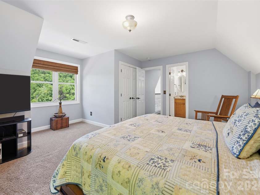 737 Traditions Way, Mars Hill, NC 28754.  MLS# CAR4382962, YatesRealty ID 25869. 