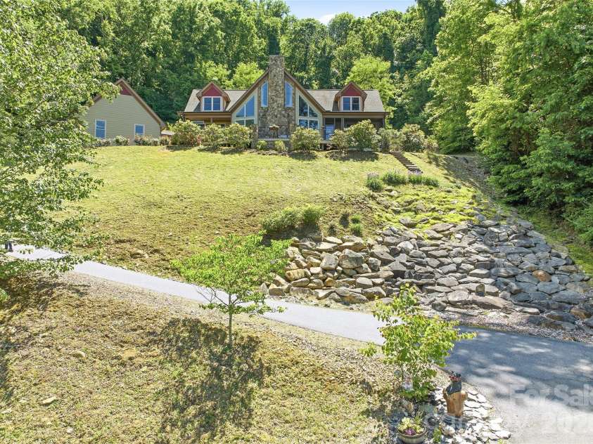 737 Traditions Way, Mars Hill, NC 28754.  MLS# CAR4382962, YatesRealty ID 25869. 