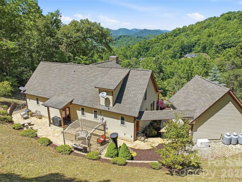 737 Traditions Way, Mars Hill, NC 28754.  MLS# CAR4382962, YatesRealty ID 25869. 