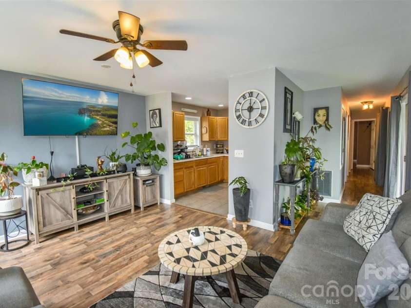 110 West Lane, Brevard, NC 28712.  MLS# CAR4336344, YatesRealty ID 2587. 