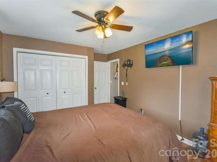 110 West Lane, Brevard, NC 28712.  MLS# CAR4336344, YatesRealty ID 2587. 