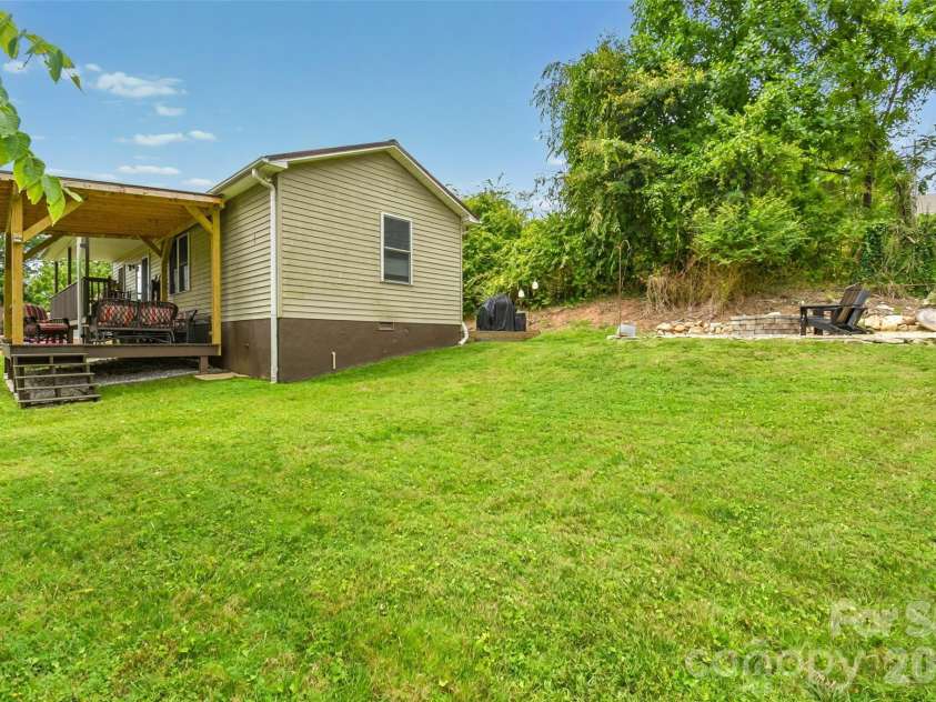 110 West Lane, Brevard, NC 28712.  MLS# CAR4336344, YatesRealty ID 2587. 