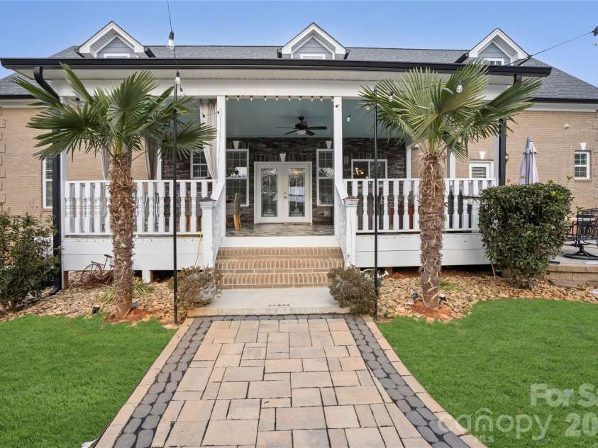 206 Cedar Drive, Salisbury, NC 28147.  MLS# CAR4342047, YatesRealty ID 2587. 
