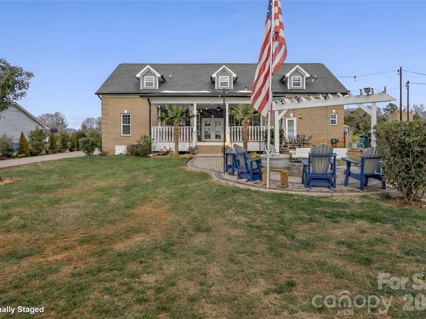 206 Cedar Drive, Salisbury, NC 28147.  MLS# CAR4342047, YatesRealty ID 2587. 
