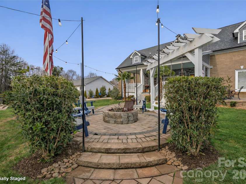 206 Cedar Drive, Salisbury, NC 28147.  MLS# CAR4342047, YatesRealty ID 2587. 