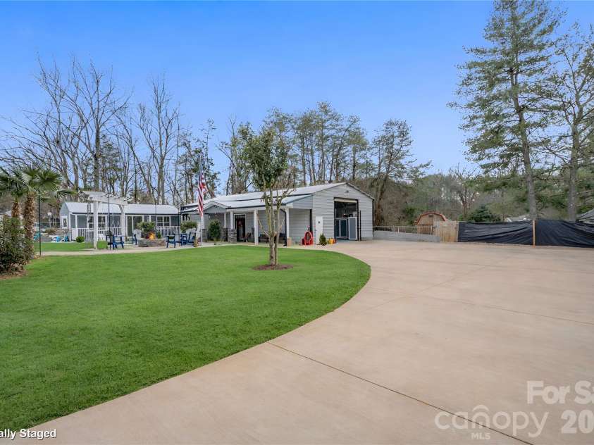 206 Cedar Drive, Salisbury, NC 28147.  MLS# CAR4342047, YatesRealty ID 2587. 